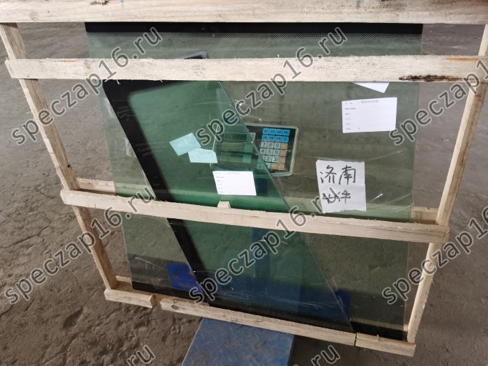 Стекло лобовое LW300/500 из 3-х